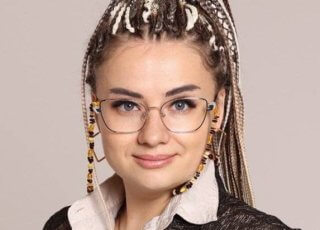 Анна Юрзинова